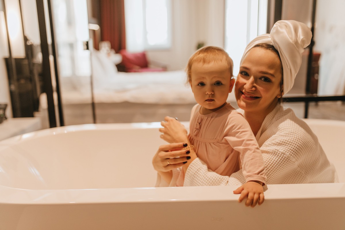 Как правильно купать малыша: советы для родителей