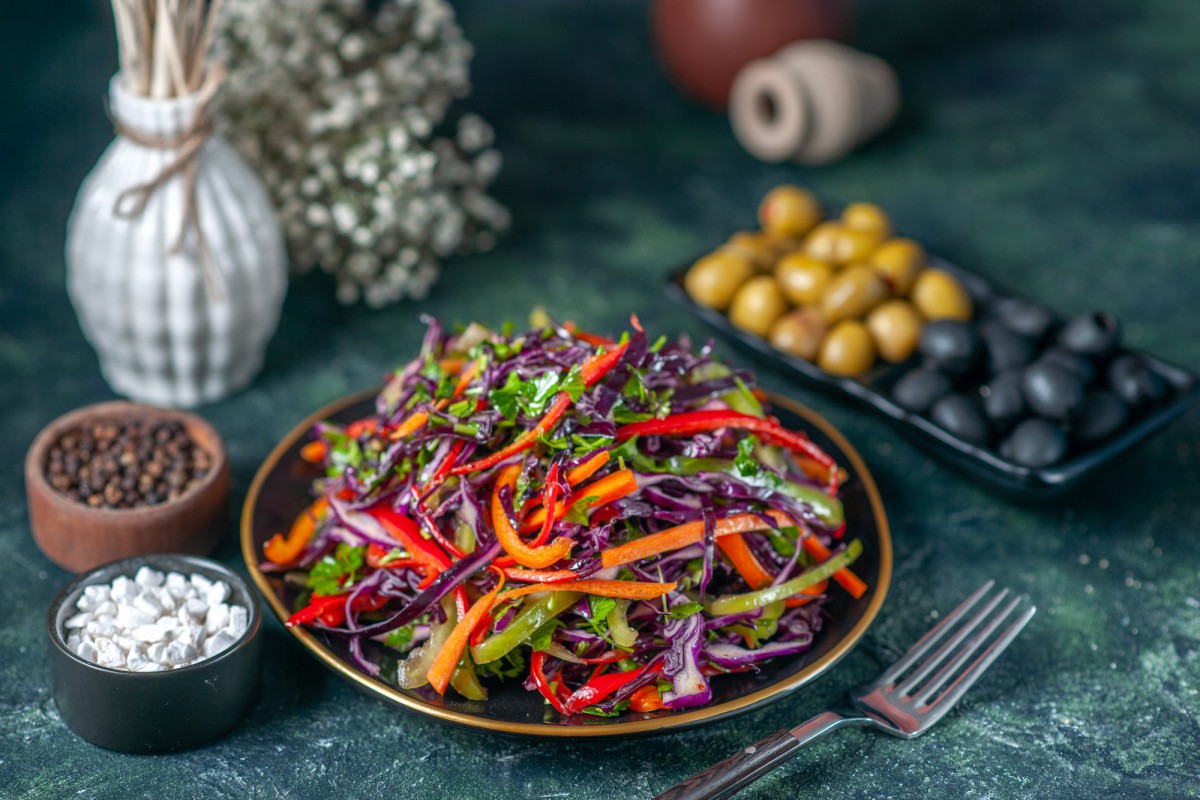 Салат «Нежный»: быстрый и вкусный рецепт для праздничного стола