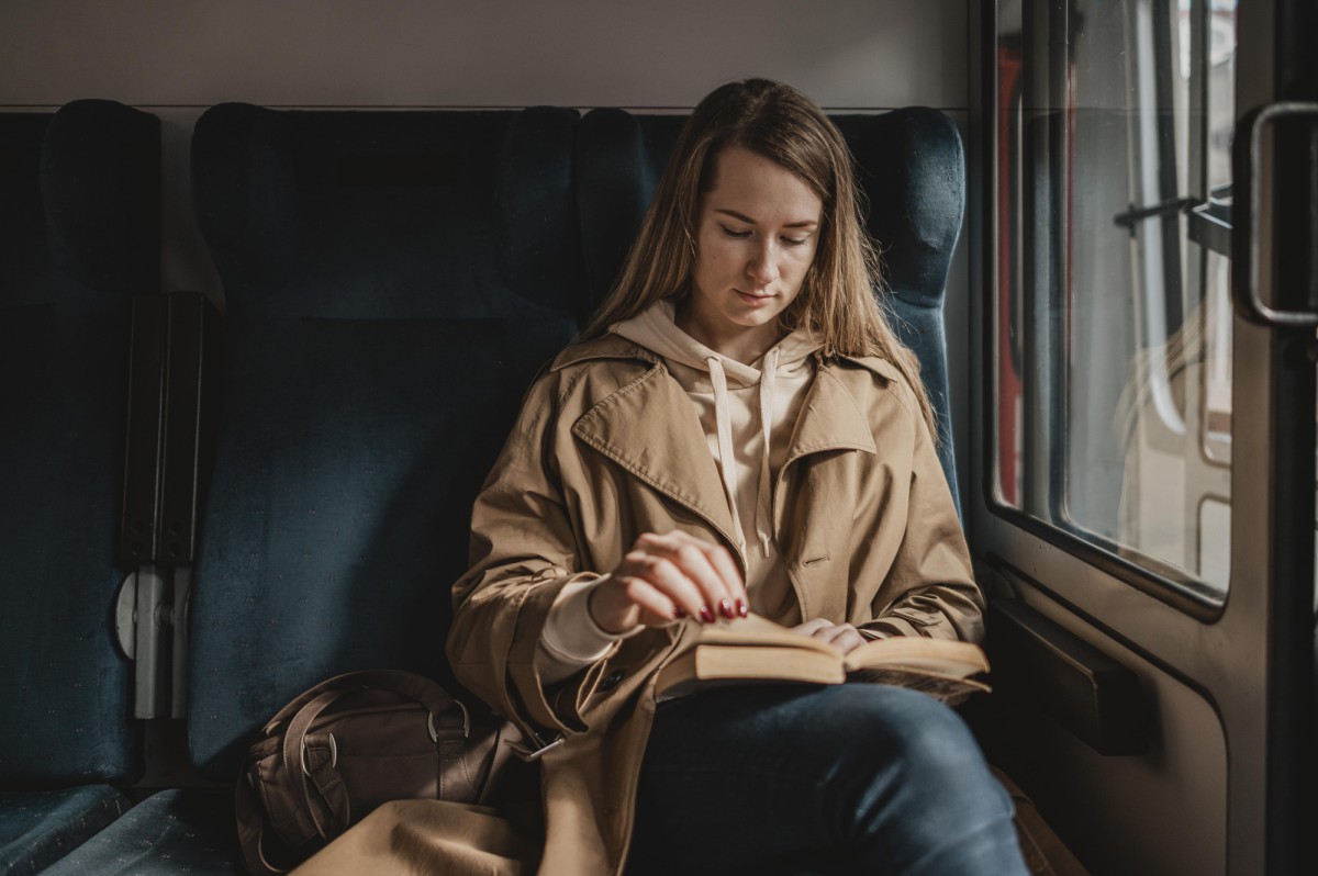 Неочевидное право пассажиров: как пользоваться светом в поезде