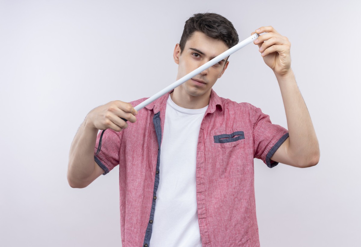 Как не испортить фигуру футболкой: 2 детали, которые нужно избегать