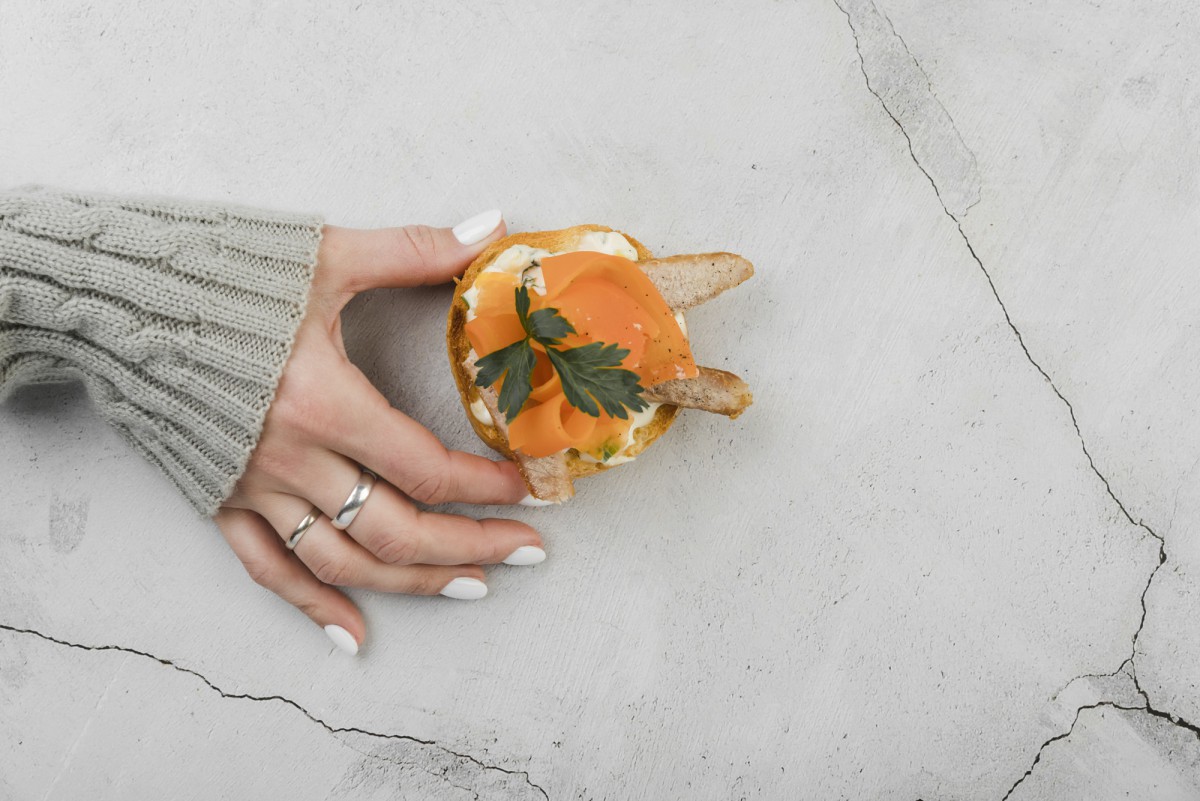 Ногти — зеркало стиля: разбираемся в трендах и антитрендах маникюра