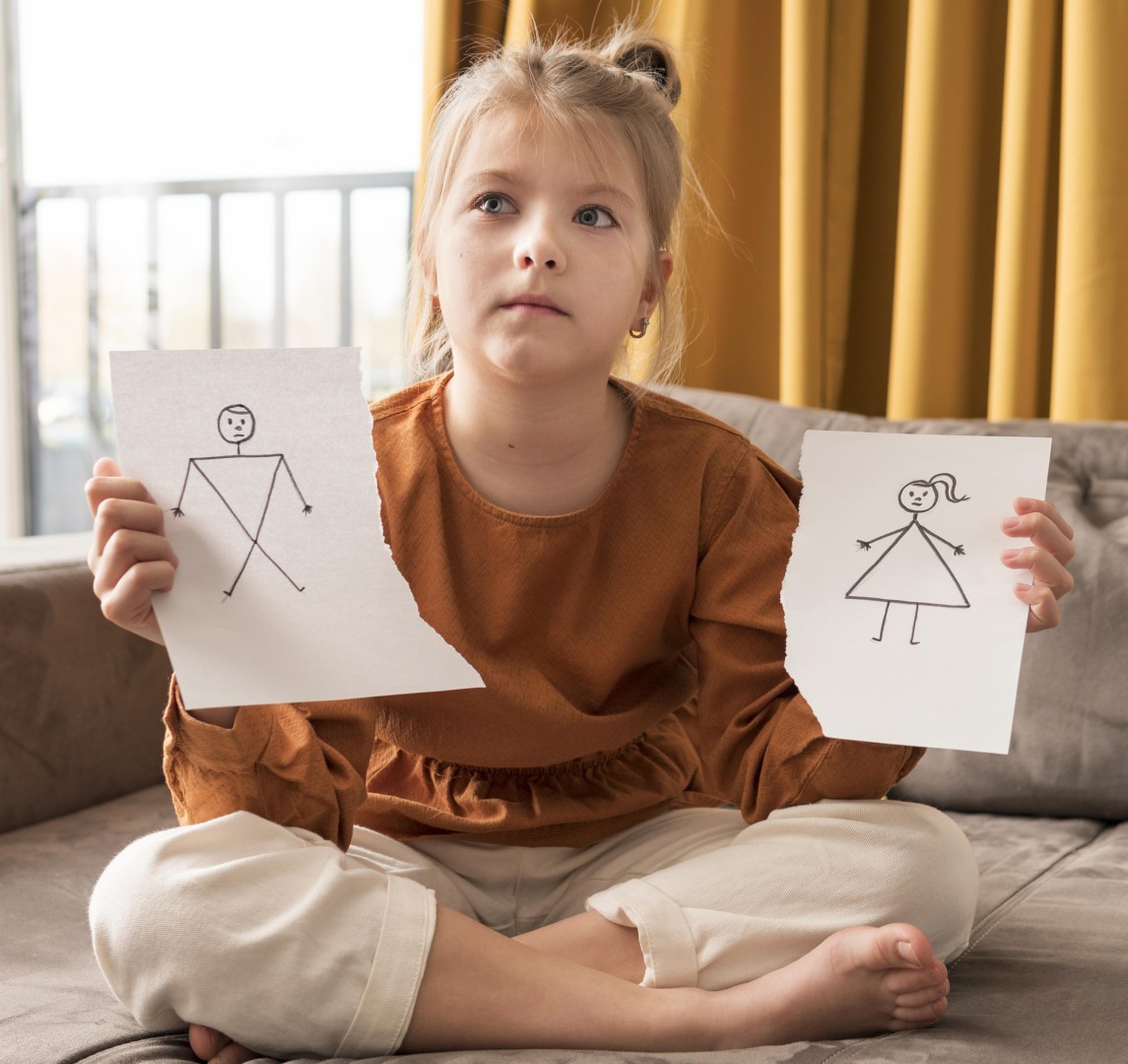 Детские и взрослые страхи: причины и механизмы