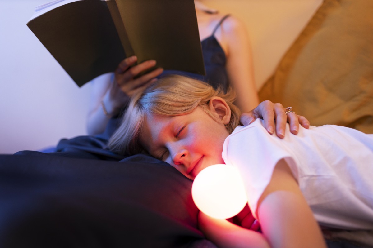 Как помочь ребёнку наладить здоровый сон: 4 основные причины и способы их решения