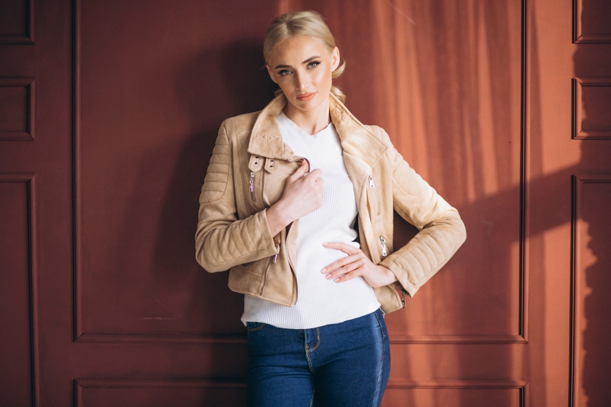 Как не выглядеть смешно в джинсах после 40: советы стилиста