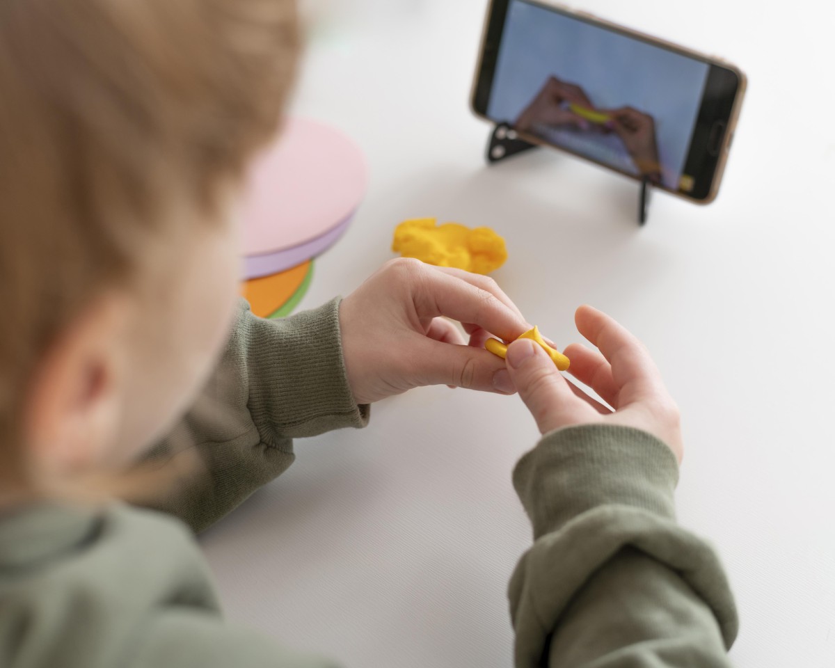 Как научить ребёнка одеваться самостоятельно: советы для родителей