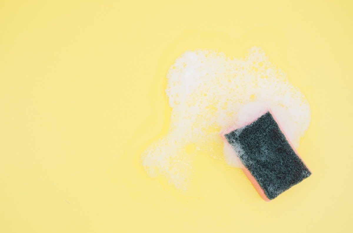 Губка для посуды — неожиданный помощник в борьбе с катышками