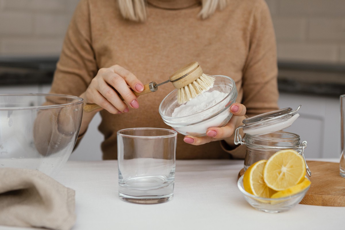 Как удалить пятна от красного сока: эффективный способ