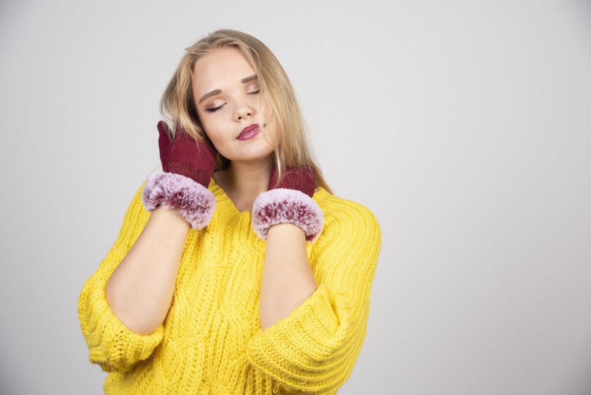 Как быстро убрать шерсть с одежды и мебели: простой и эффективный способ