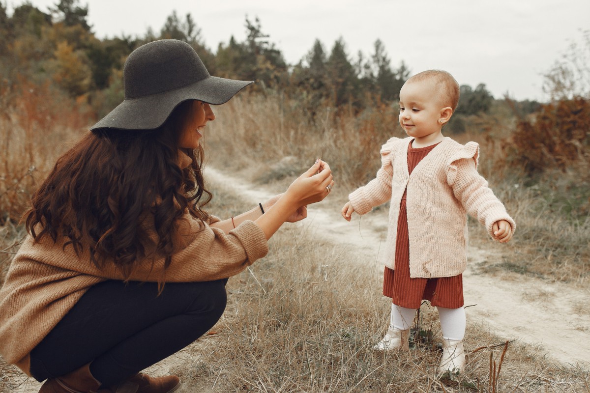 Как помочь ребёнку сделать первые шаги