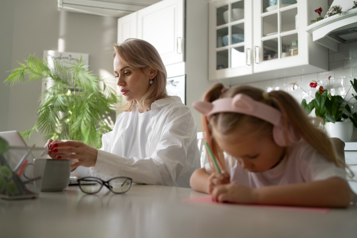 Поздние роды: риски и преимущества