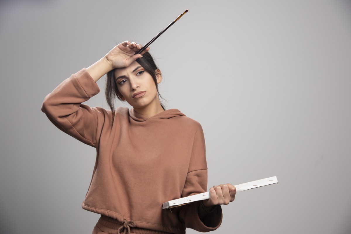 Как легко подстричь челку дома: инструкция для новичков