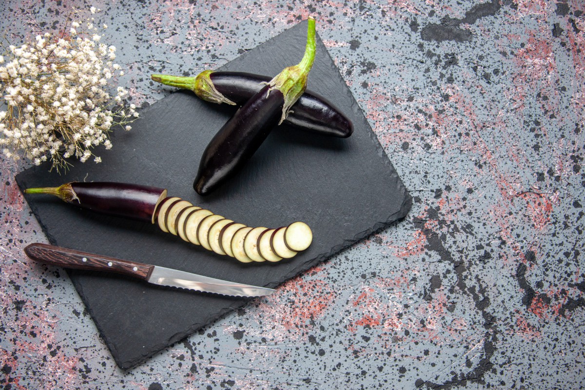 Баклажаны по-грузински: ароматная закуска с секретным ингредиентом