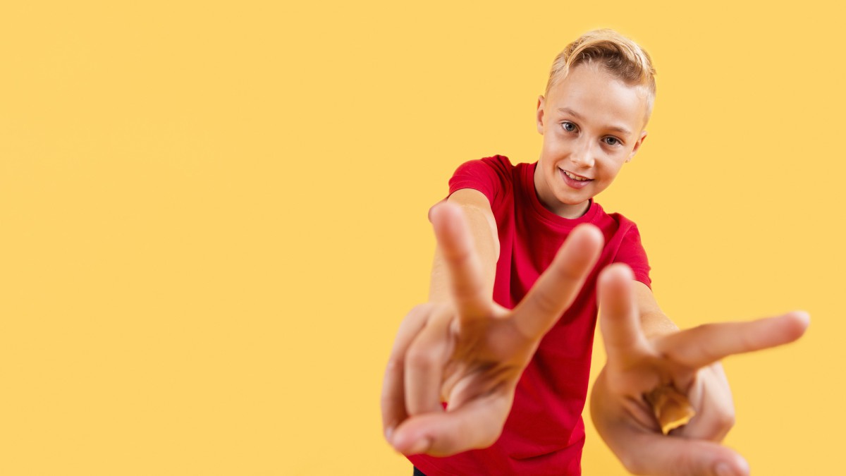 Пальчиковая гимнастика: волшебный ключ к развитию речи и интеллекта у детей