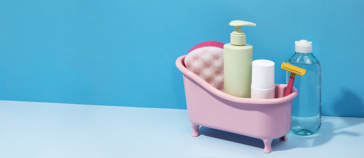 Как избавиться от жёлтого налёта вокруг слива: советы профессионала