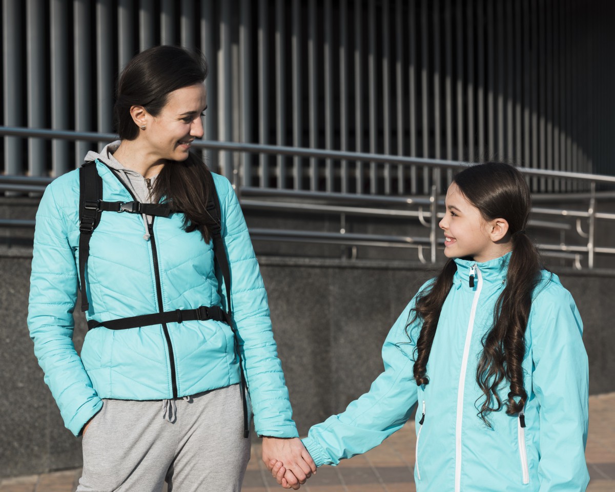 Как защитить ребёнка в толпе: советы для родителей