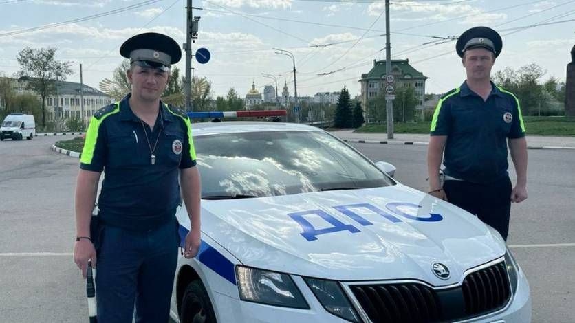 Орловские инспекторы доставили роженицу в перинатальный центр