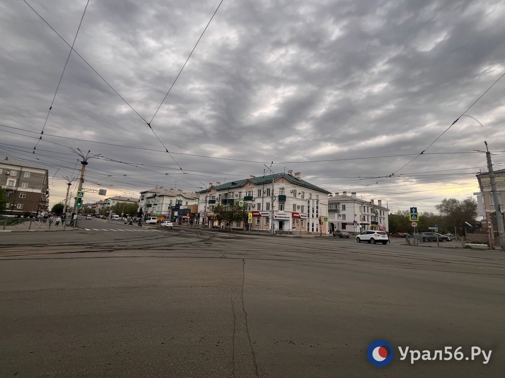 На ул. Кутузова в Орске прорвало водовод второй раз за неделю