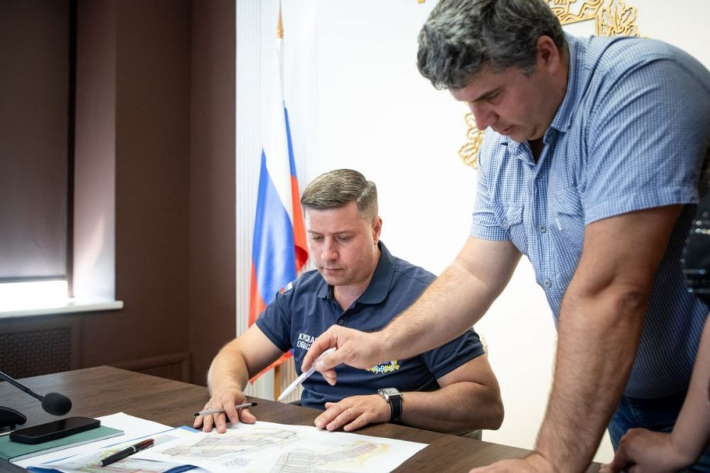 Жители поселков Семейный и Соловьиный города Курска просят построить дороги