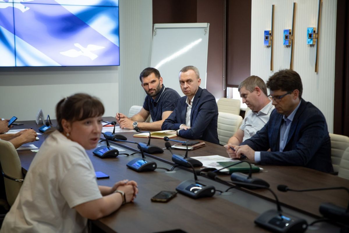 В Курске обсудили благоустройство поселков Семейный и Соловьиный