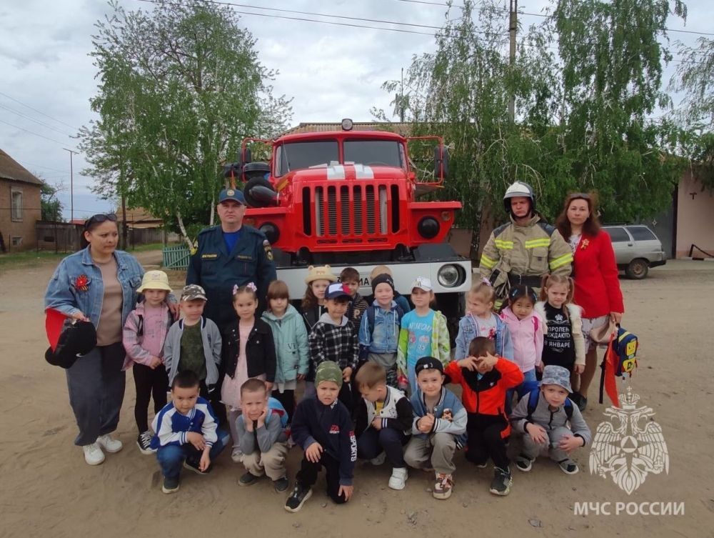 Как воспитанники детского сада "Аленушка" побывали в гостях у огнеборцев