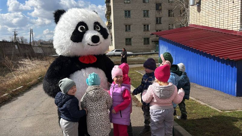 Сотрудники Госавтоинспекции города Бийска провели занятие по Правилам дорожного движения в детском саду