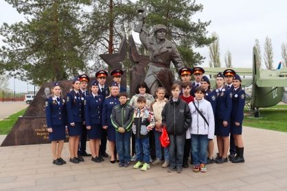 Сотрудники следственного управления организовали экскурсию в Парк Победы для кадет ведомства и воспитанников детского дома