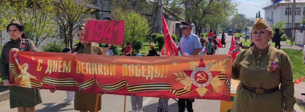 В Ставропольском крае сотрудники Госавтоинспекции приняли участие в праздничном параде, организованном в канун Великой Победы