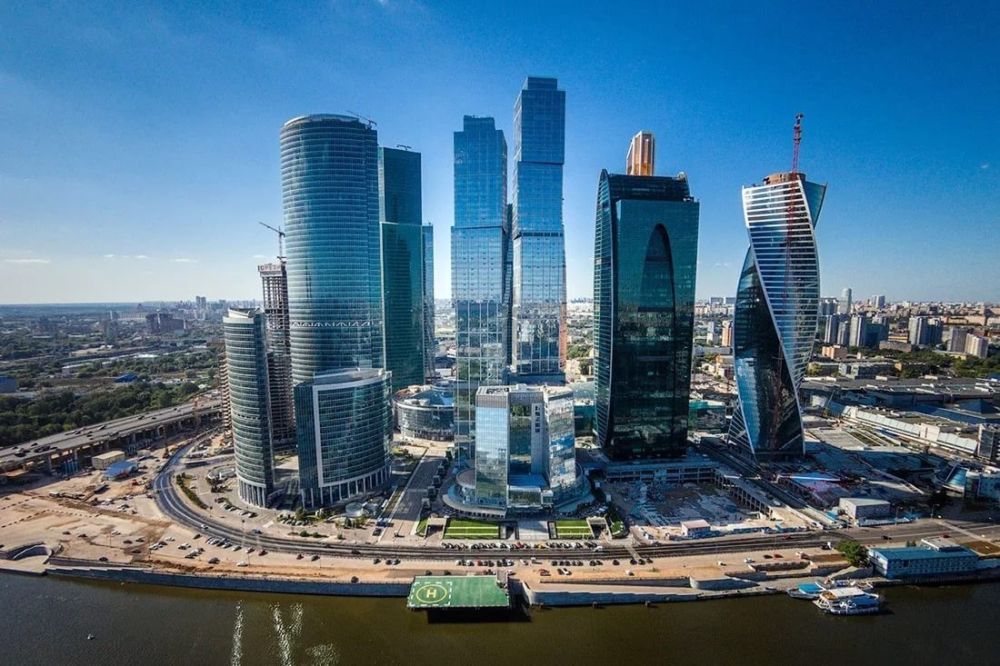 В Московской области изменили условия получения семьями ежегодной выплаты на ребёнка-инвалида на период его обучения в школе