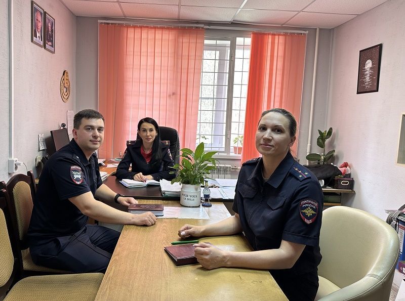 Столичные Госавтоинспекторы и представители отдела по делам несовершеннолетних провели рабочую встречу