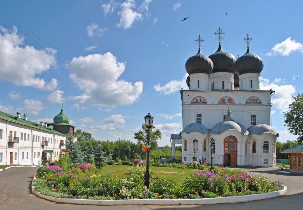 Кировских сирот устраивают в семьи