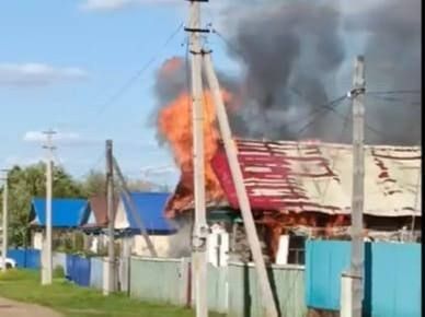 В Башкирии семья с четырьмя детьми едва не погибла в огне