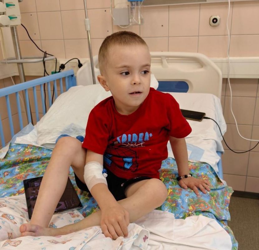 Пострадавший от укуса змеи малыш пошел на поправку в Центре охраны материнства и детства Сургута