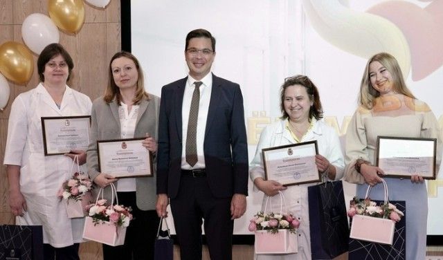 Лучших сотрудников нижегородской детской больницы удостоили наград