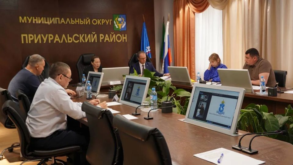 Две многодетные семьи Приуральского района представят к государственной награде
