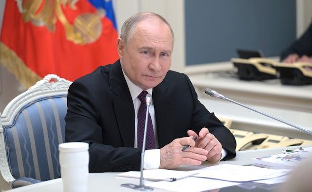 Путин вручил медали «Родительская слава» многодетным семьям Татарстана