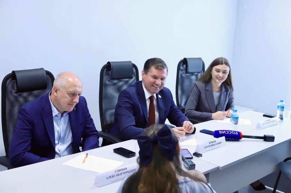Провели приём челябинцев в посёлке Западный
