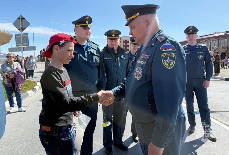 Руководитель МЧС Чукоткского АО лично поздравил воспитанника реабилитационного центра с Днем рождения