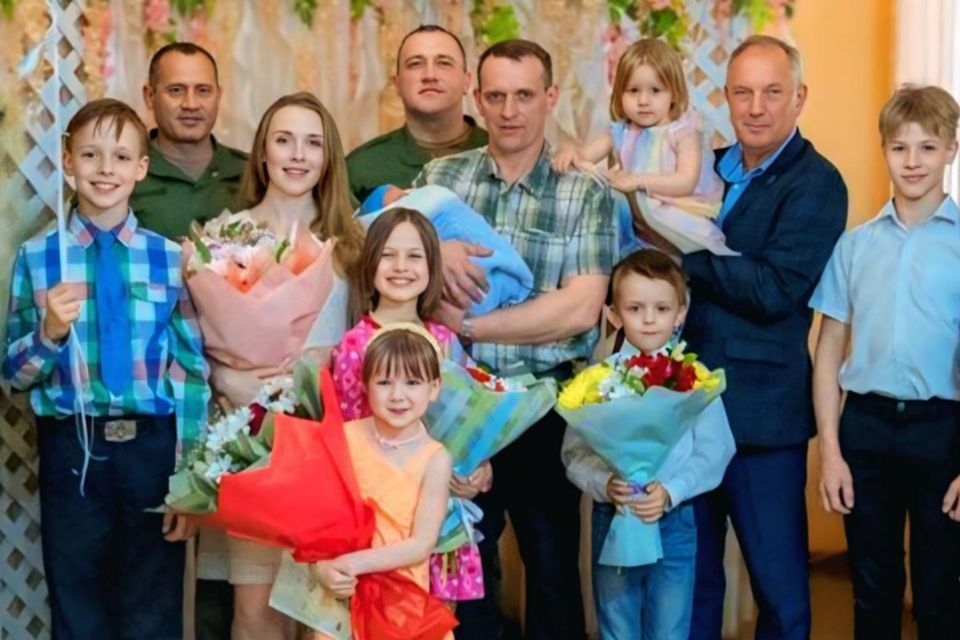 Многодетная семья из Пензы удостоена медали ордена «Родительская слава»