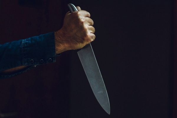 В Курской области отец 17 детей ударил ножом знакомого
