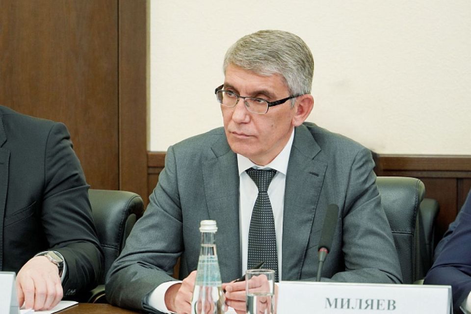 Дмитрий Миляев рассказал о региональных мерах поддержки многодетных семей на заседании комиссии Госсовета РФ
