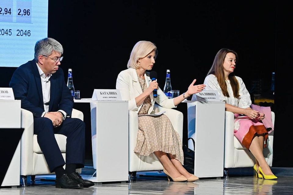 «Главная потребность семьи — это уверенность в завтрашнем дне»: в Улан-Удэ обсудили проблемы курса на увеличение рождаемости