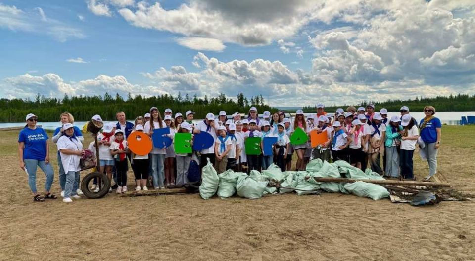 Волонтеры ГЭС Кежемского района провели акцию «оБЕРЕГАй» на берегу Ангары