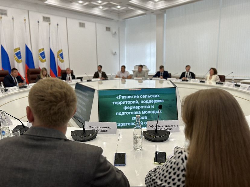 Министра восхитила уехавшая из Саратова в село многодетная семья сыроваров