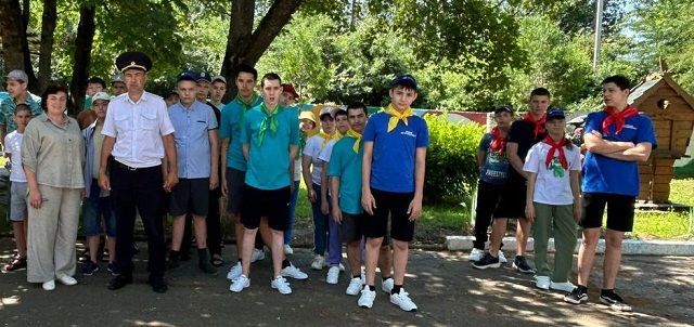 В Краснодарском крае автоинспекторы провели встречу с воспитанниками детского дома-интерната