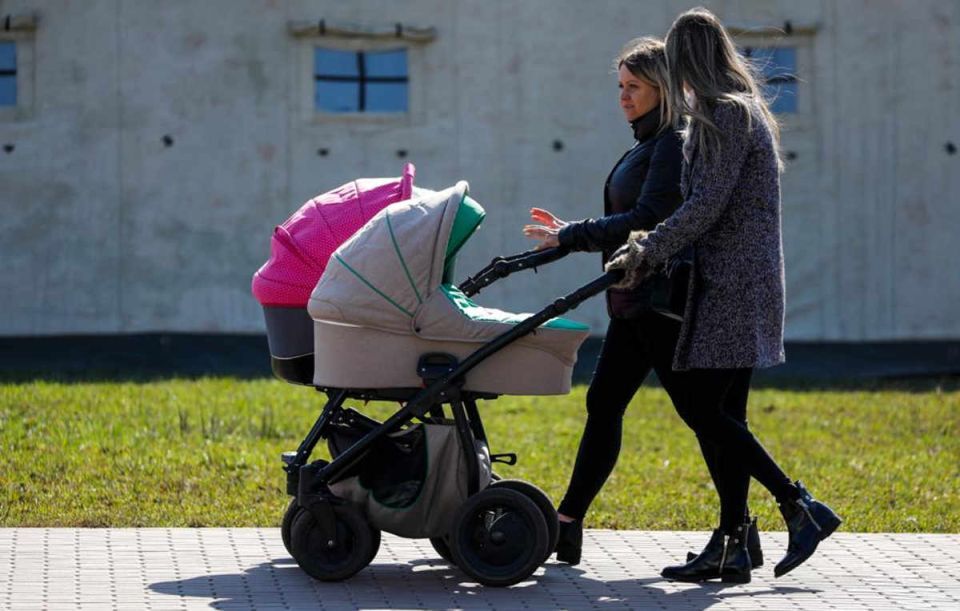 На Вологодчине стартовал прием заявлений на выплату регионального маткапитала