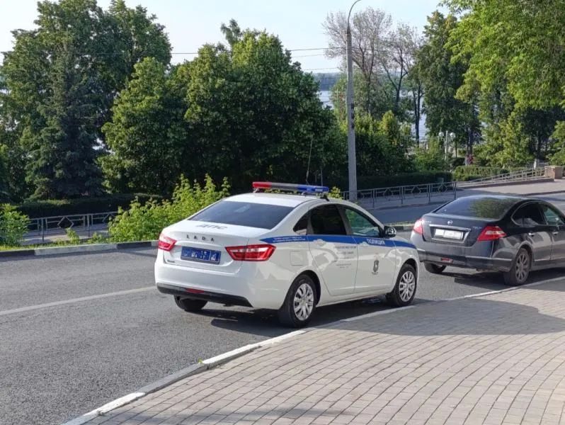 В Самаре инспектор ДПС помог беременной женщине добраться до роддома