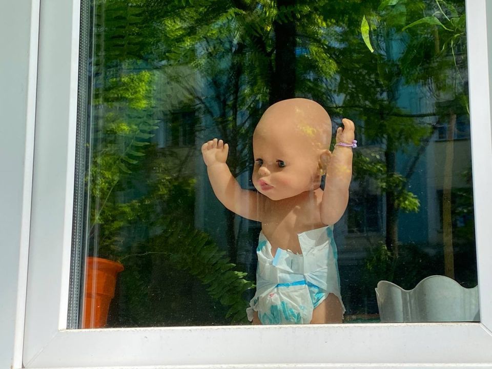 Четыре ребенка выпали из окон в ЕАО в этом году