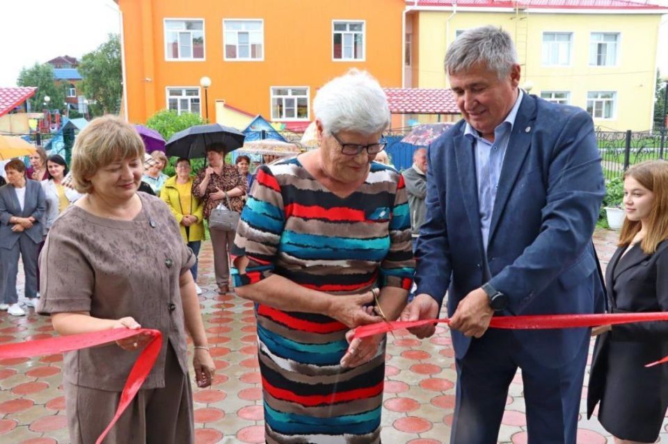 В Сладковском муниципальном округе торжественно открыли семейный МФЦ