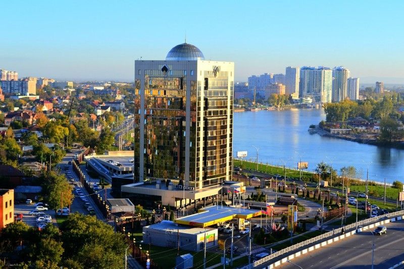 Глава Кубани наградил 15 многодетных семей медалями «Родительская доблесть»