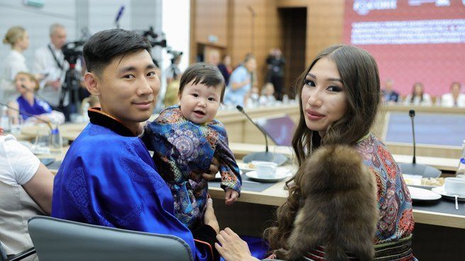 Молодая семья из Бурятии представляет республику на всероссийском фестивале «Россия. Соединяя сердца»